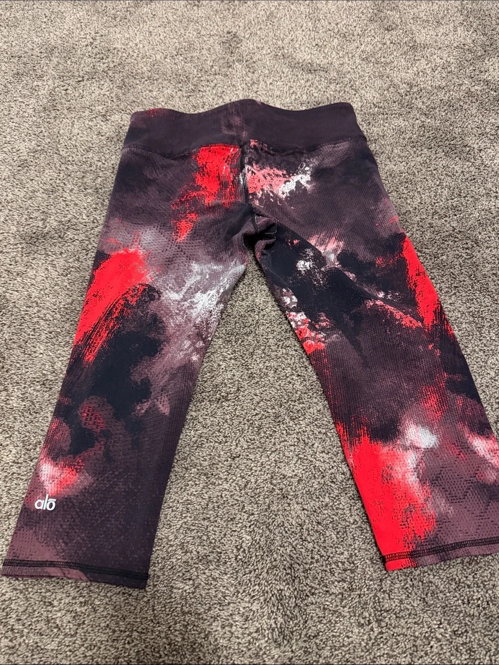 ALO Yoga Red, Black & White Abstract Capri Leggings